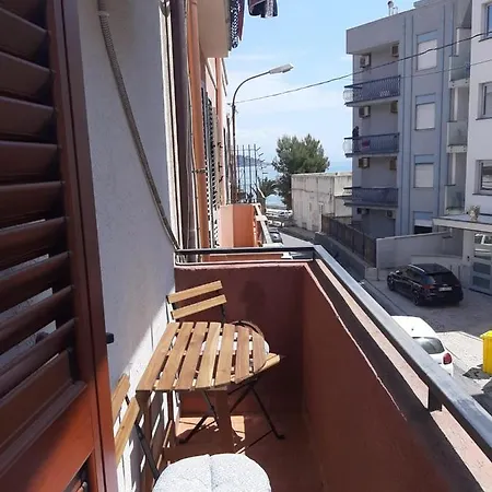 Tripla Sarahouse Guest house